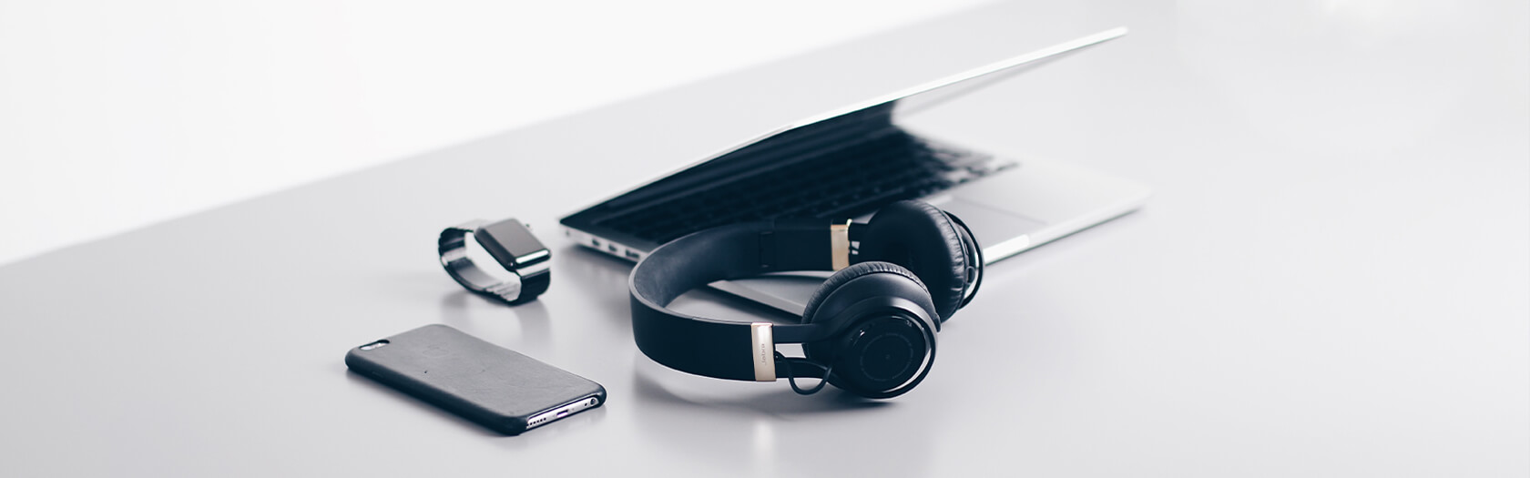 Hochwertige Xtorm MagSafe Powerbank mit Logo Gravur - Banner 